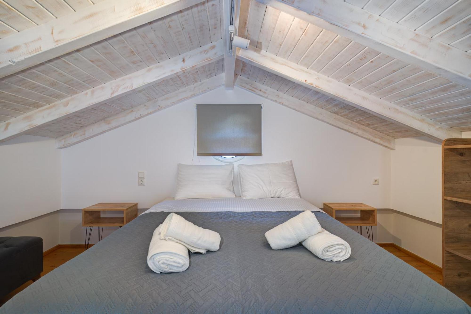 Molos Beachfront Apartments In Diakopto Buitenkant foto