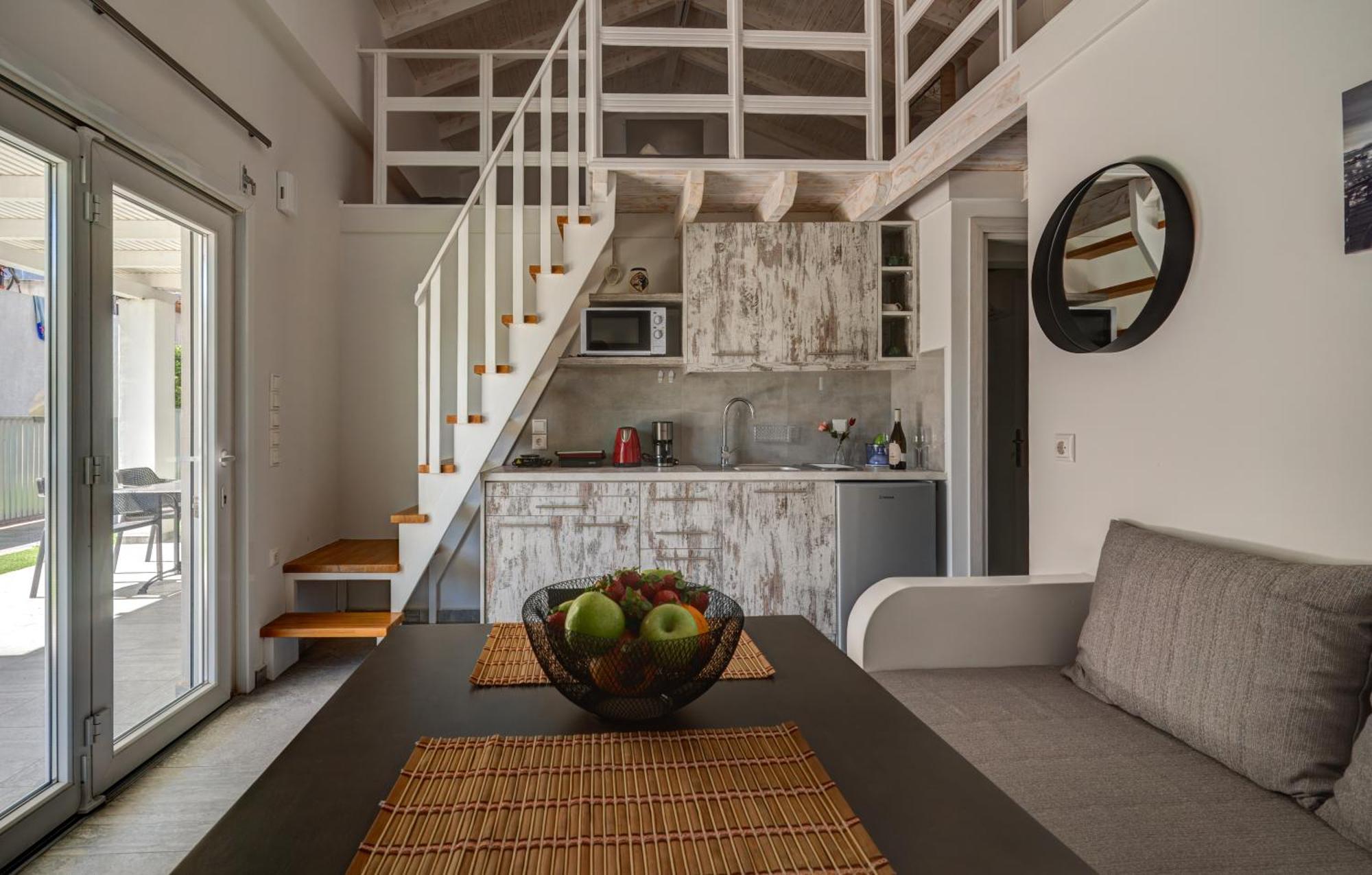 Molos Beachfront Apartments In Diakopto Buitenkant foto