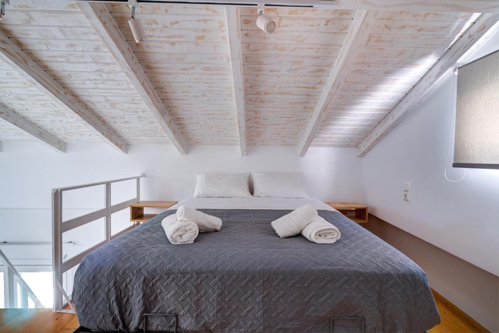 Molos Beachfront Apartments In Diakopto Buitenkant foto