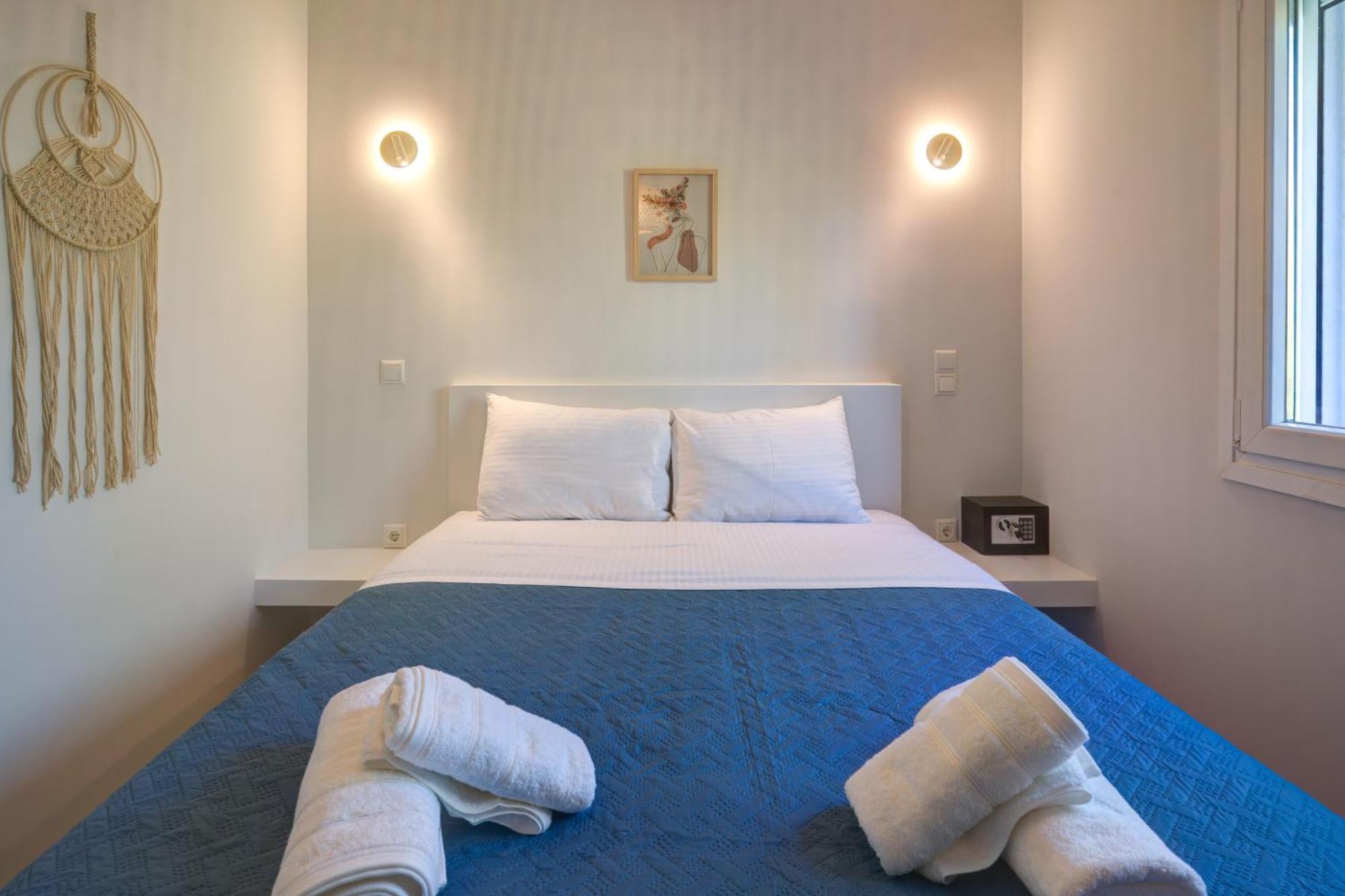 Molos Beachfront Apartments In Diakopto Buitenkant foto