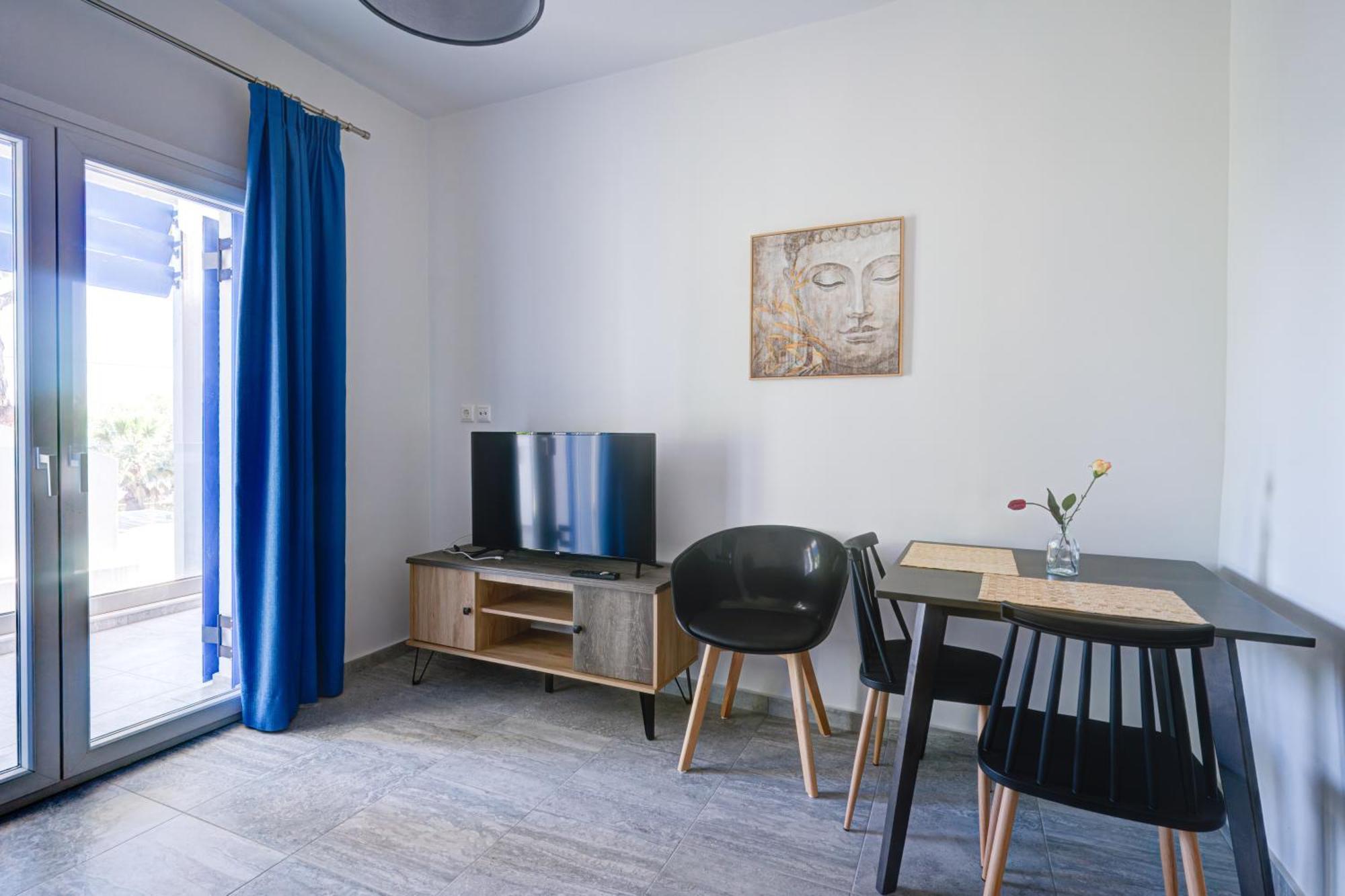 Molos Beachfront Apartments In Diakopto Buitenkant foto