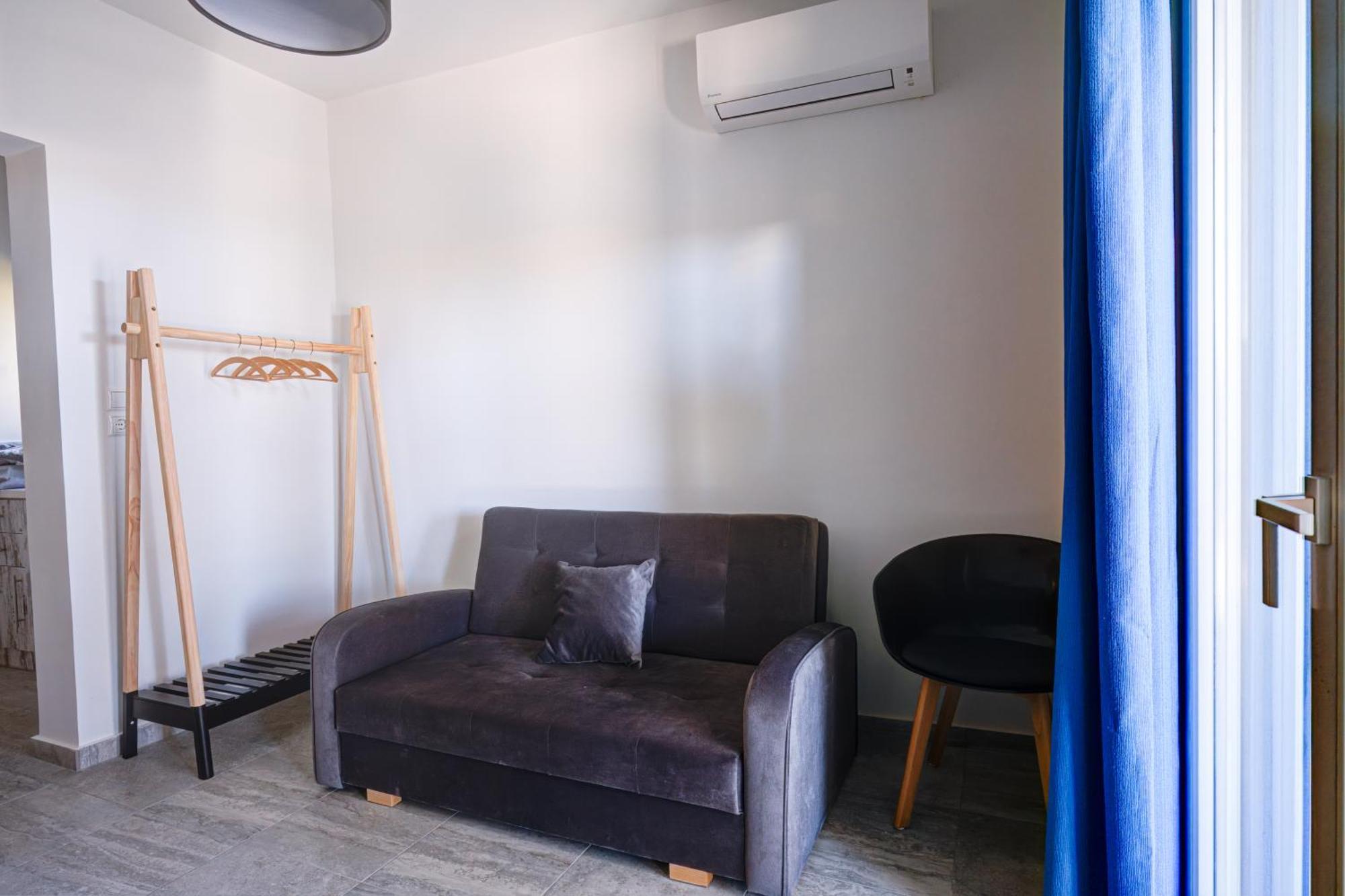 Molos Beachfront Apartments In Diakopto Buitenkant foto