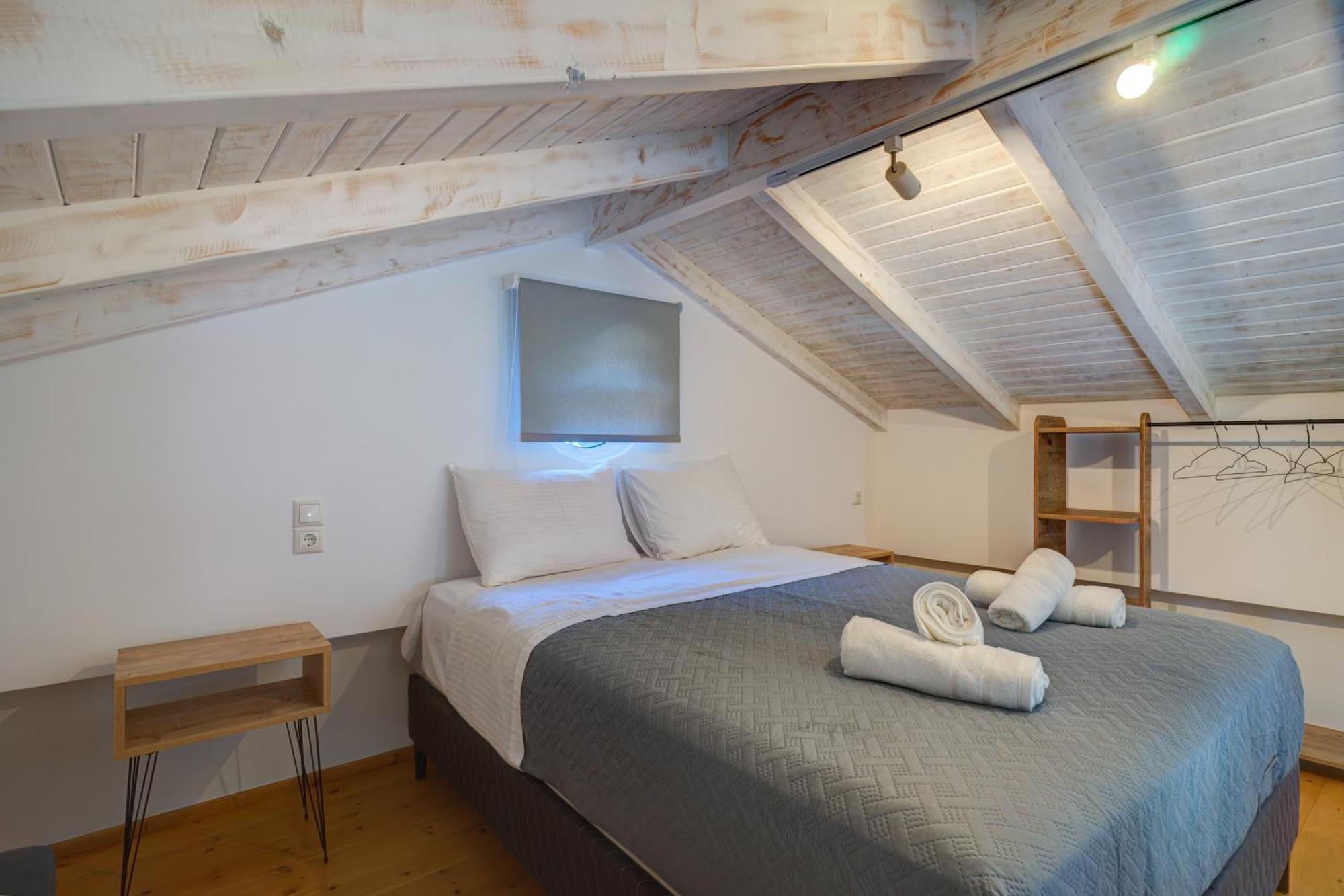 Molos Beachfront Apartments In Diakopto Buitenkant foto