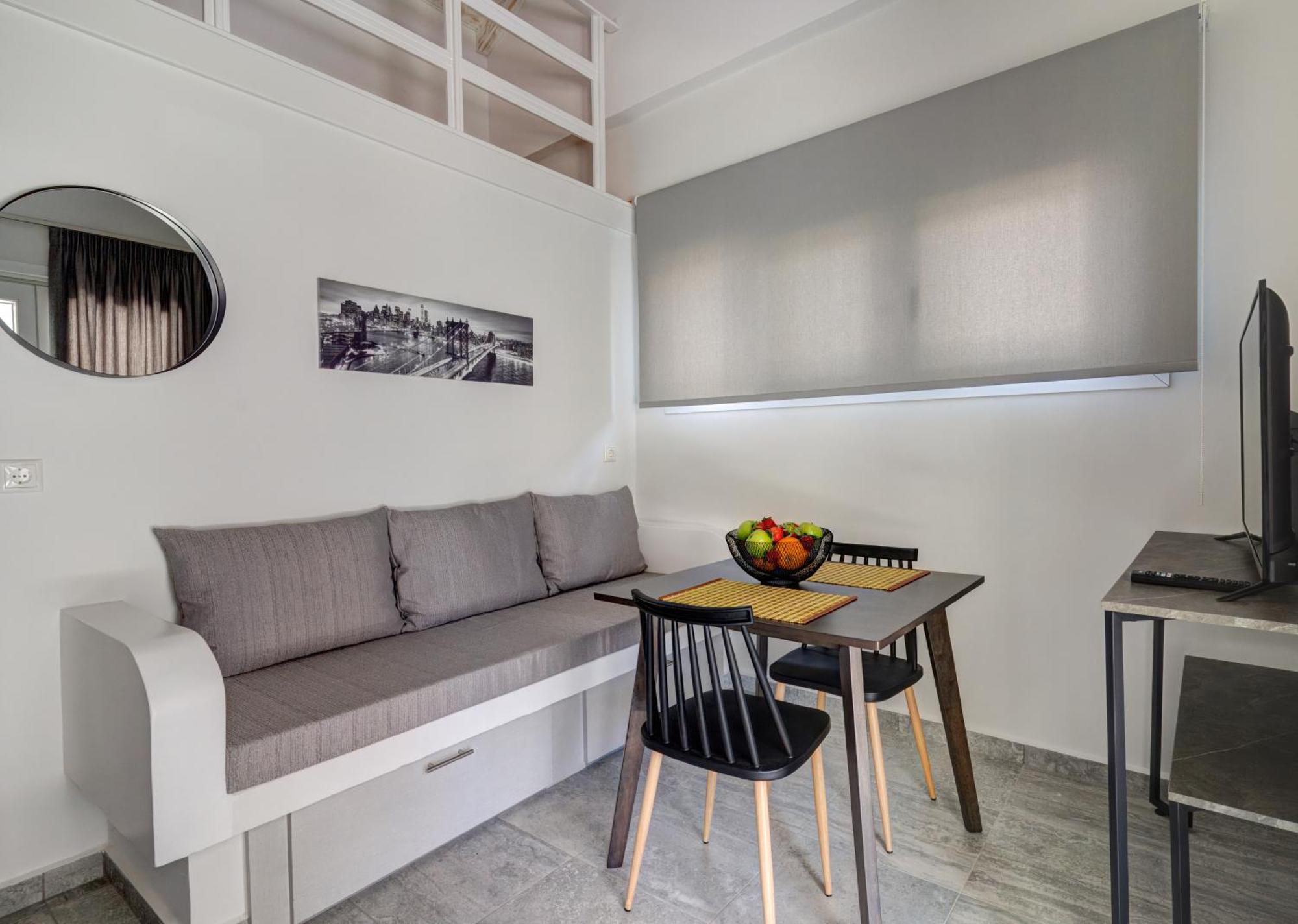 Molos Beachfront Apartments In Diakopto Buitenkant foto