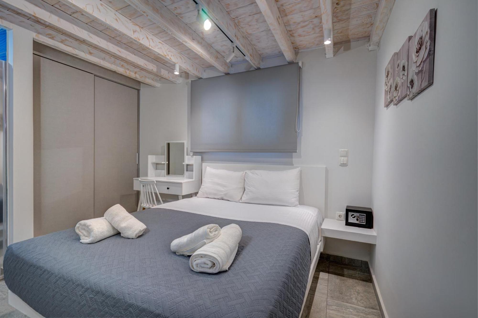 Molos Beachfront Apartments In Diakopto Buitenkant foto
