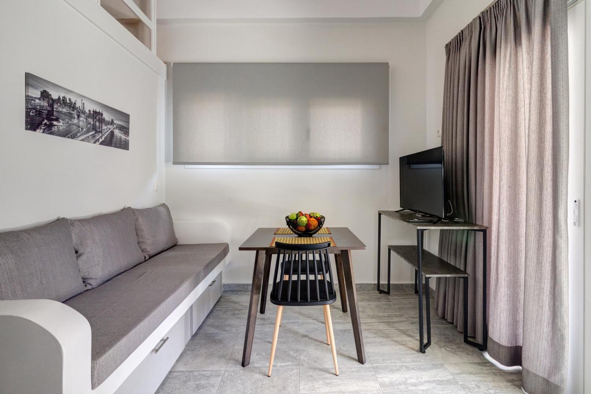 Molos Beachfront Apartments In Diakopto Buitenkant foto