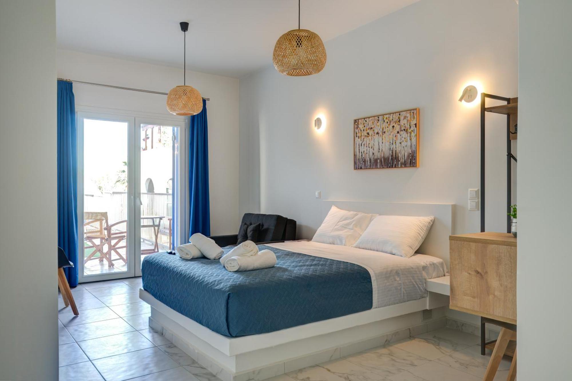 Molos Beachfront Apartments In Diakopto Buitenkant foto