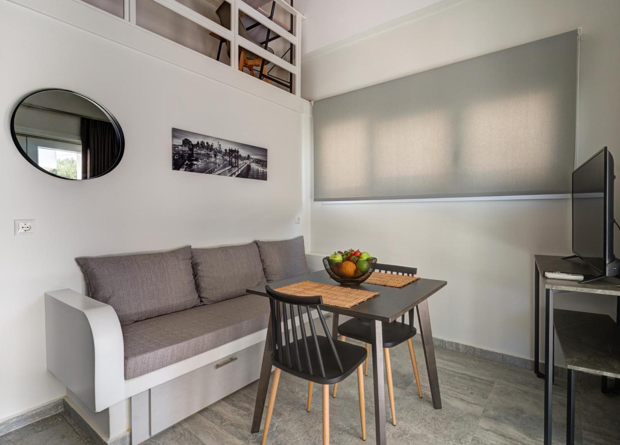 Molos Beachfront Apartments In Diakopto Buitenkant foto