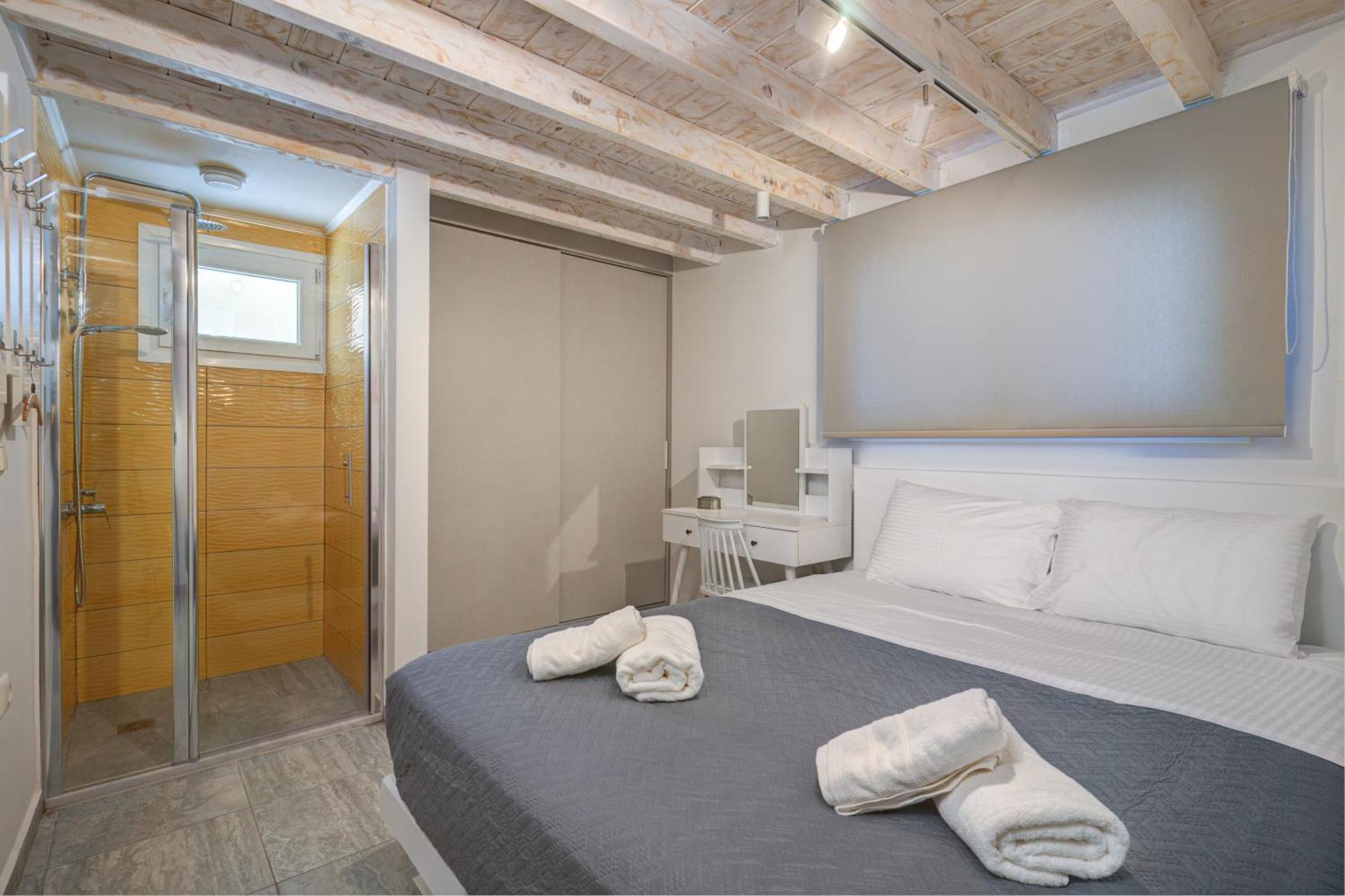 Molos Beachfront Apartments In Diakopto Buitenkant foto