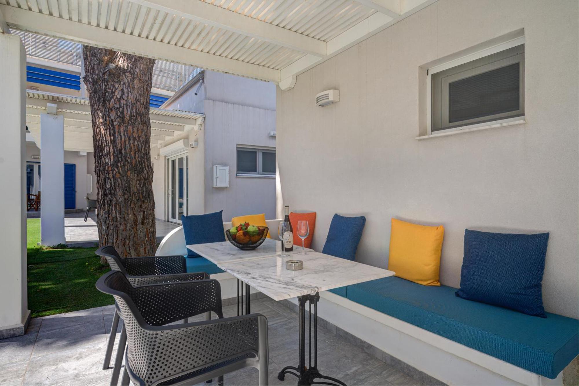 Molos Beachfront Apartments In Diakopto Buitenkant foto