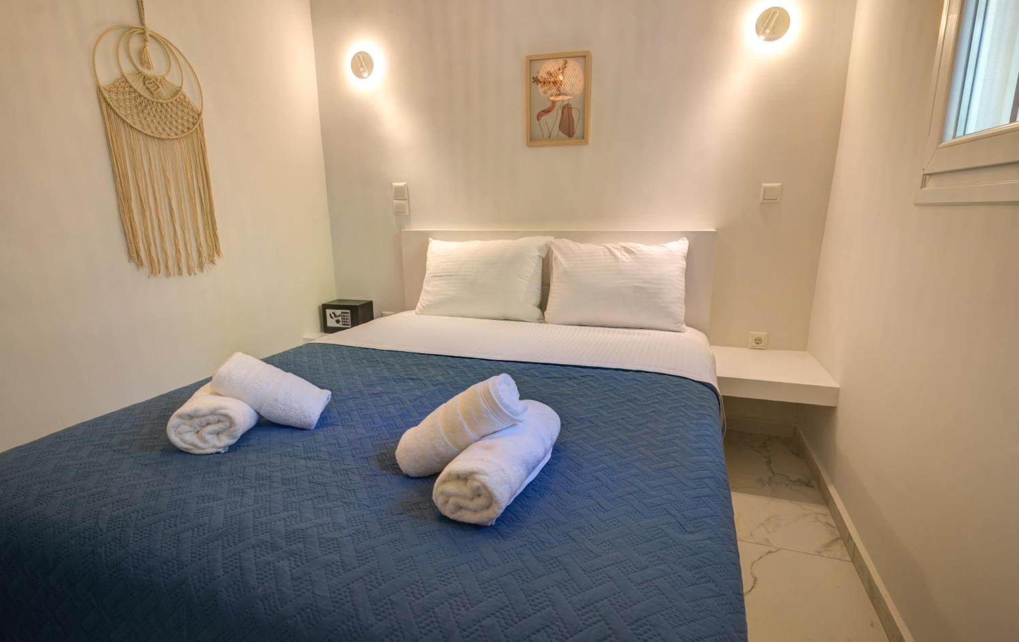 Molos Beachfront Apartments In Diakopto Buitenkant foto
