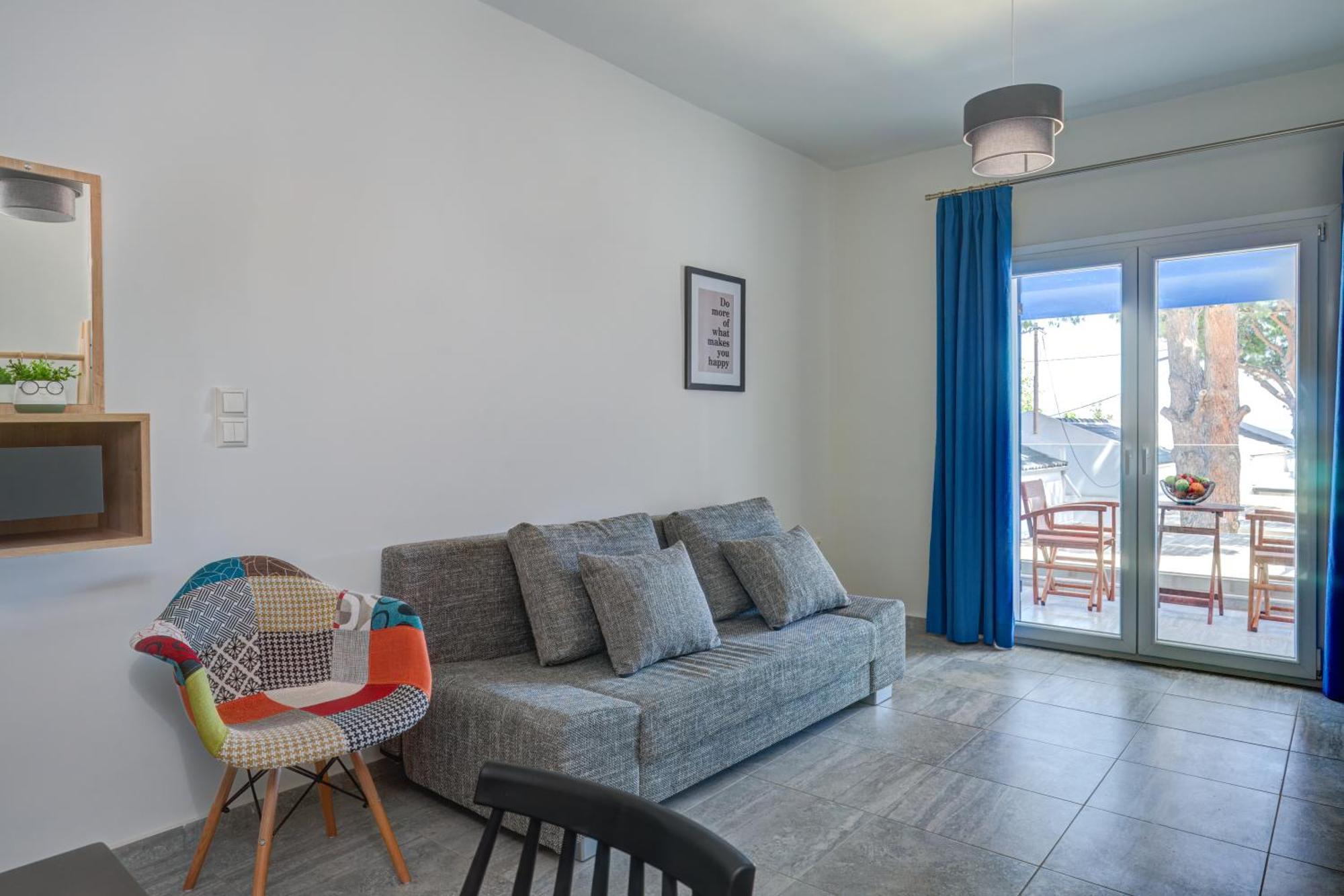 Molos Beachfront Apartments In Diakopto Buitenkant foto