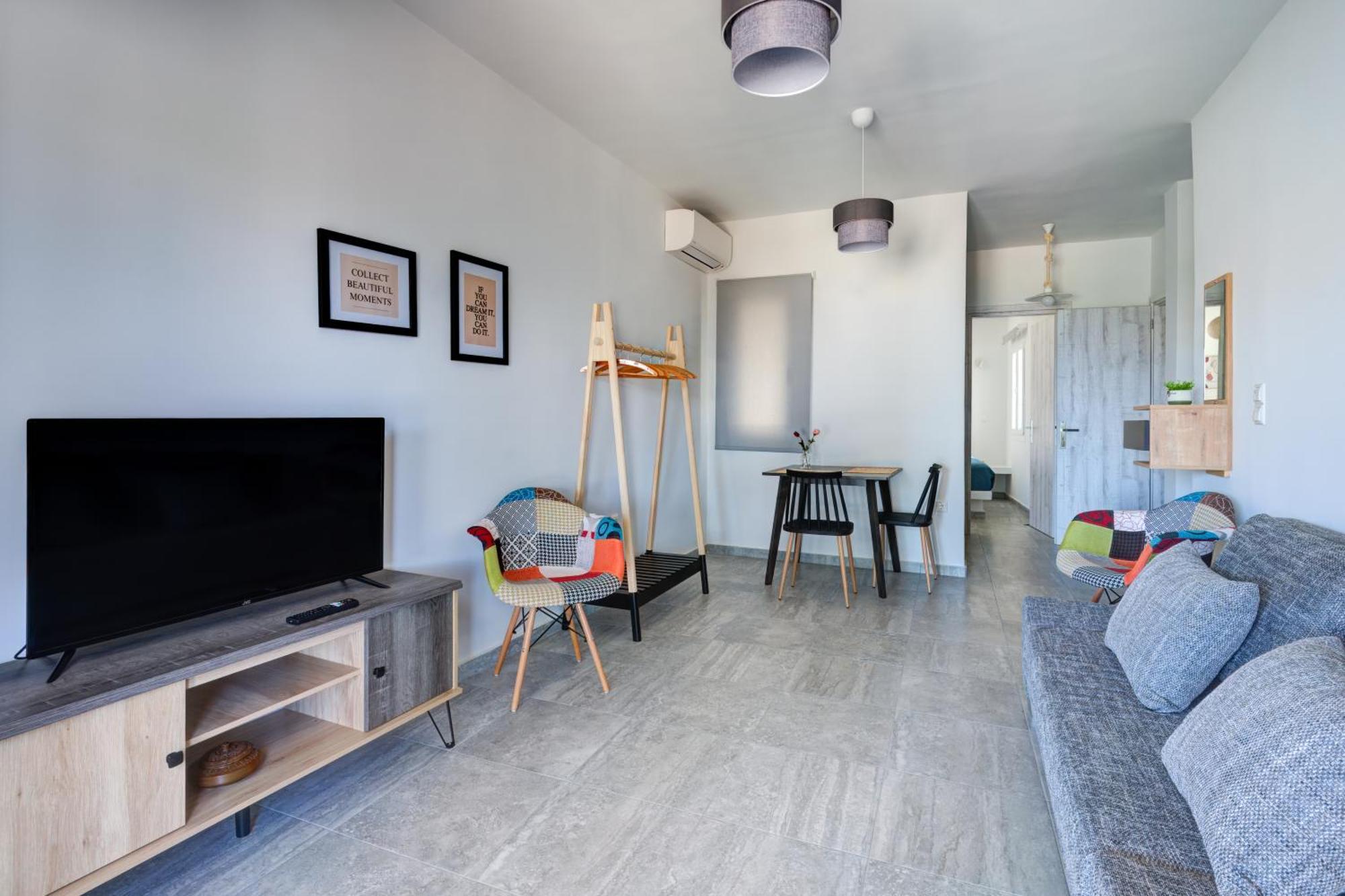 Molos Beachfront Apartments In Diakopto Buitenkant foto