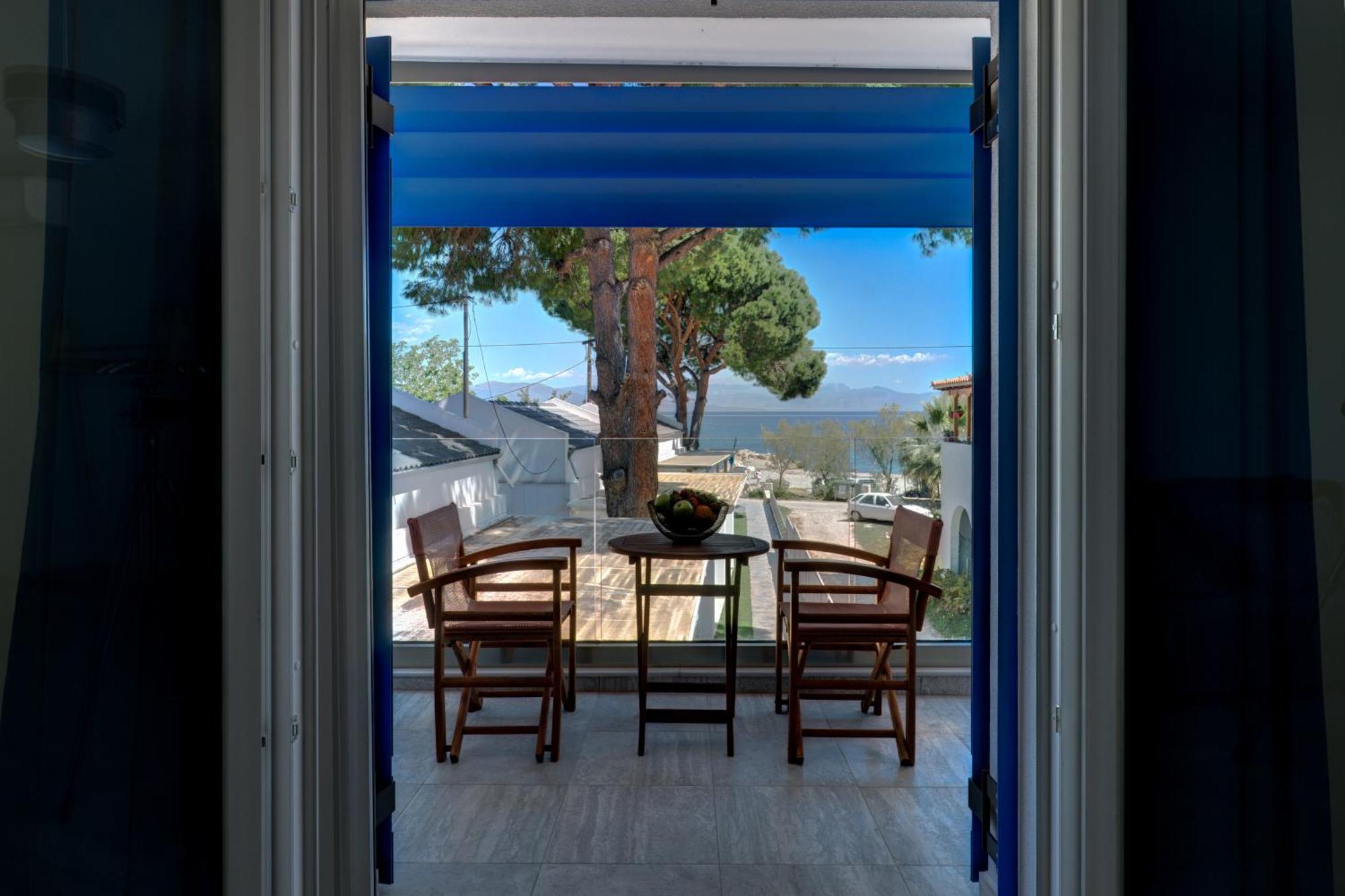 Molos Beachfront Apartments In Diakopto Buitenkant foto