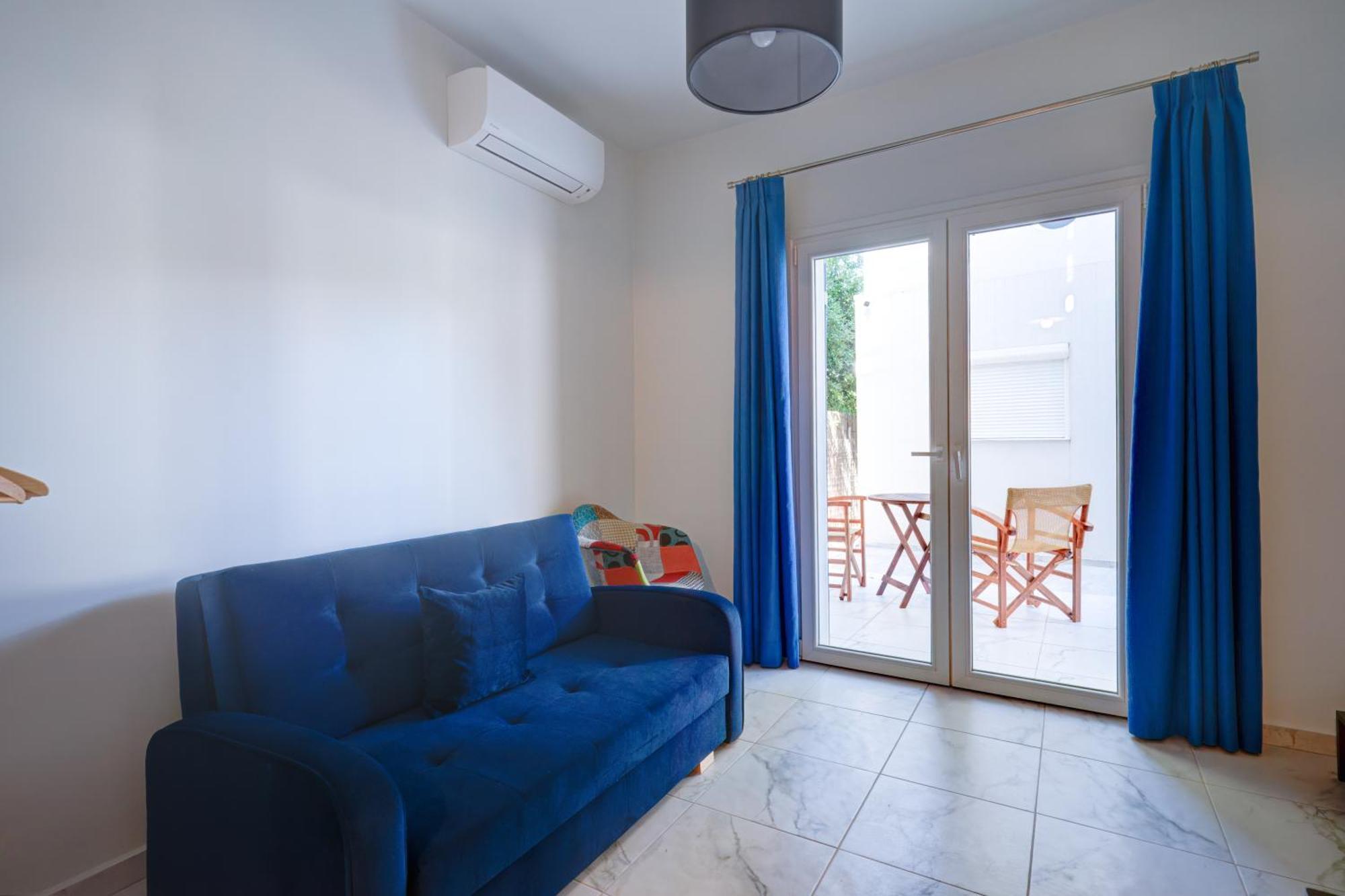 Molos Beachfront Apartments In Diakopto Kamer foto