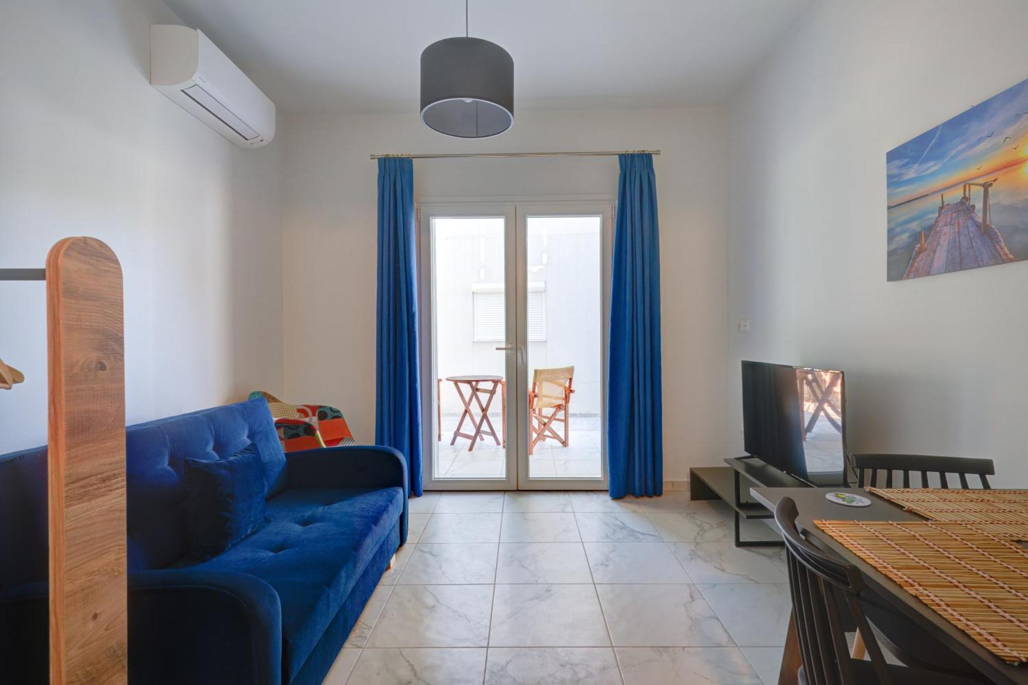 Molos Beachfront Apartments In Diakopto Kamer foto