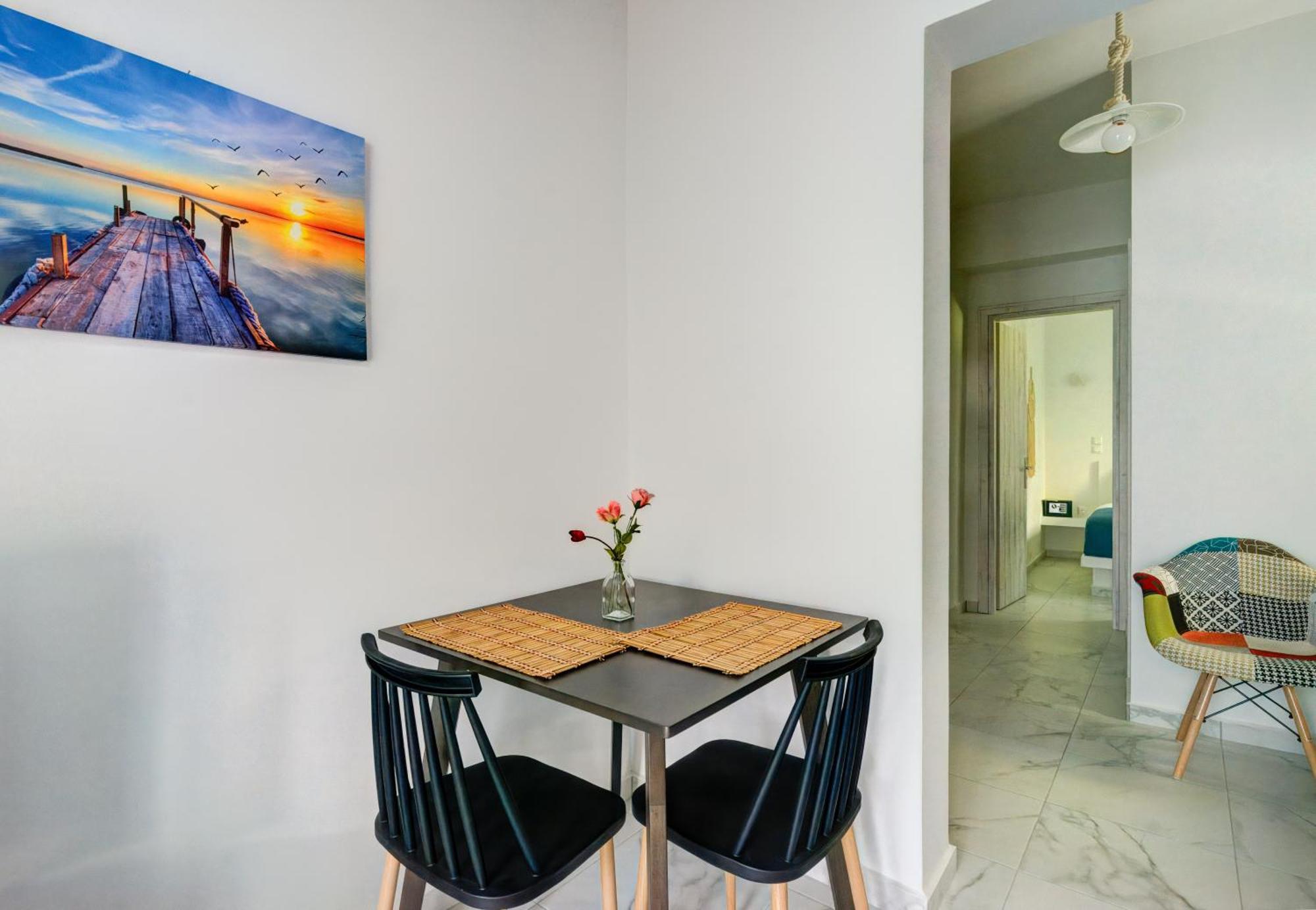 Molos Beachfront Apartments In Diakopto Kamer foto