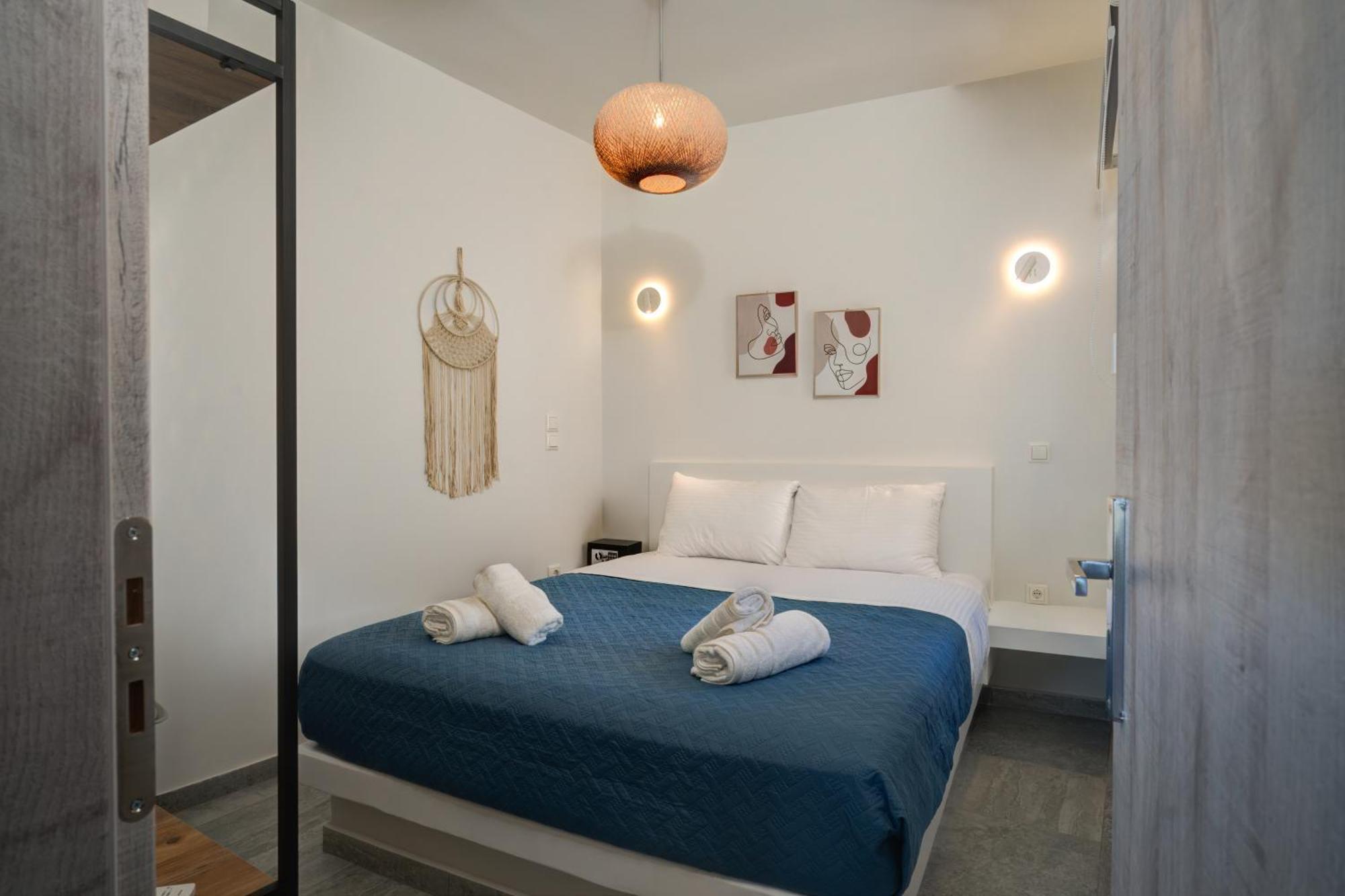 Molos Beachfront Apartments In Diakopto Kamer foto